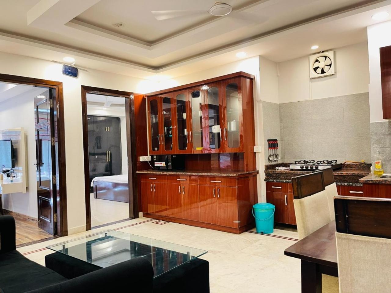 Bedchambers Medicity Serviced Apartments In Ґурґаон Екстер'єр фото