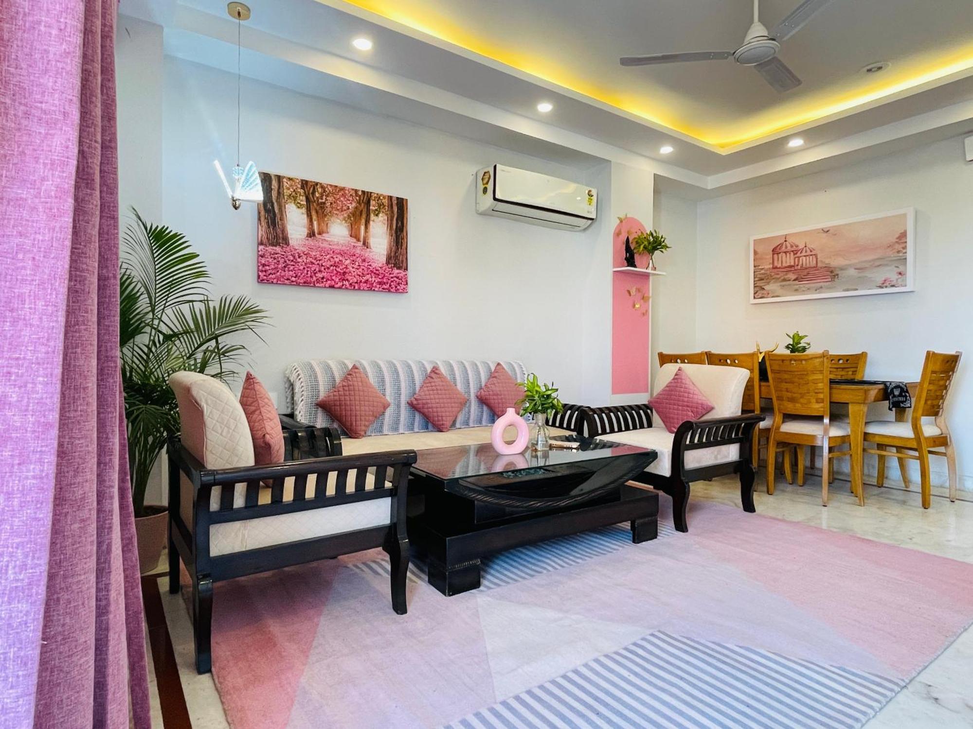 Bedchambers Medicity Serviced Apartments In Ґурґаон Екстер'єр фото
