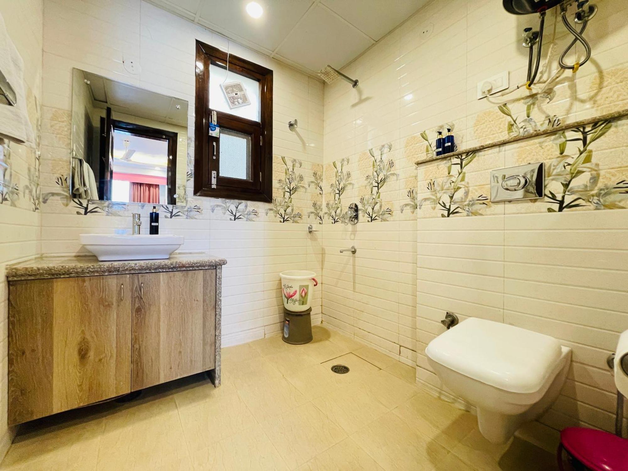 Bedchambers Medicity Serviced Apartments In Ґурґаон Екстер'єр фото