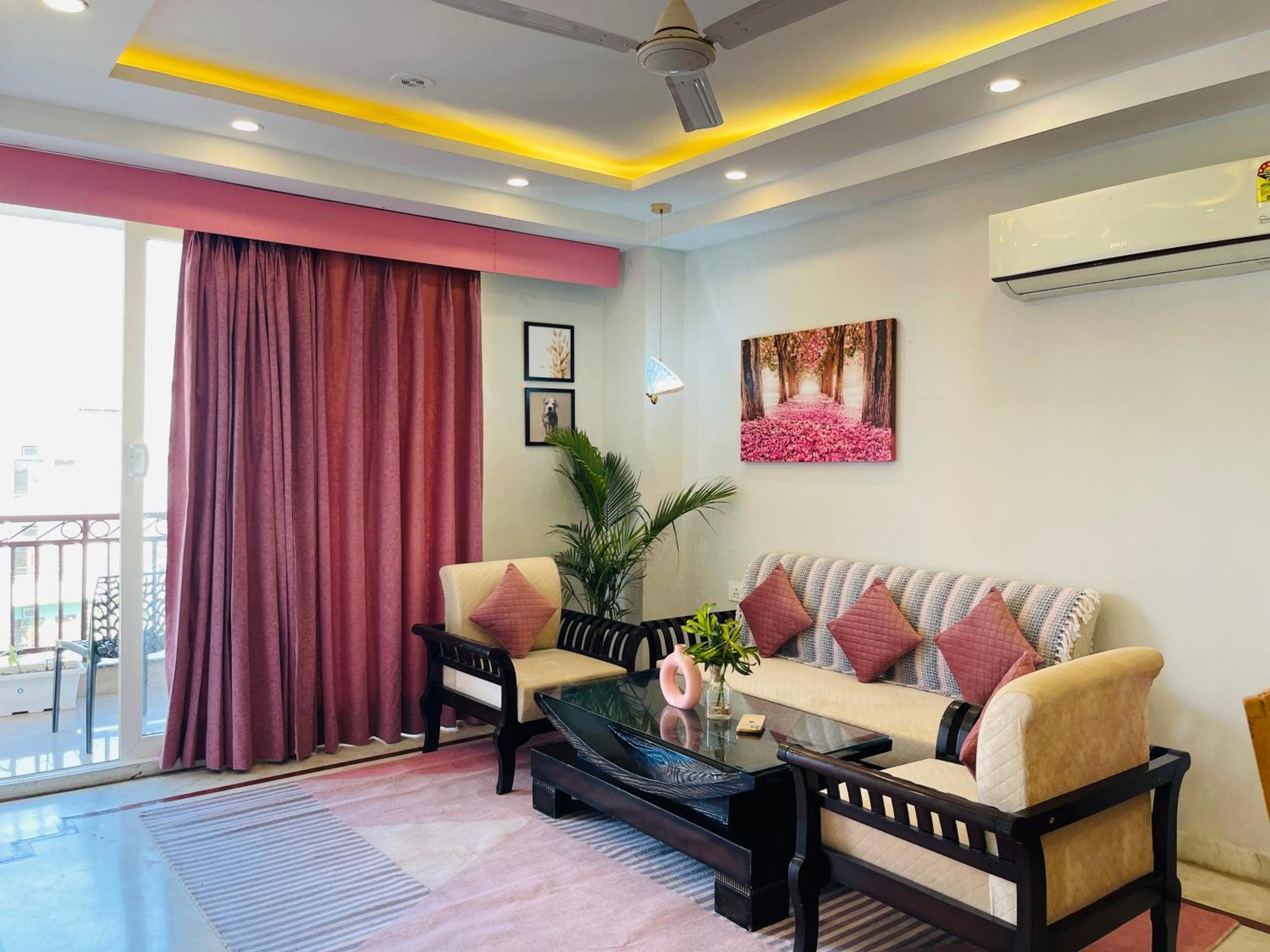 Bedchambers Medicity Serviced Apartments In Ґурґаон Екстер'єр фото